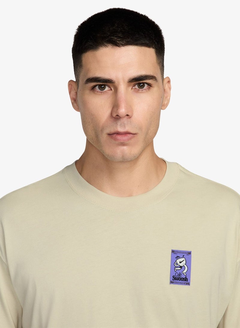 Nike Nsw Lifestyle Café Swoosh Van T-Shirt - Image 3